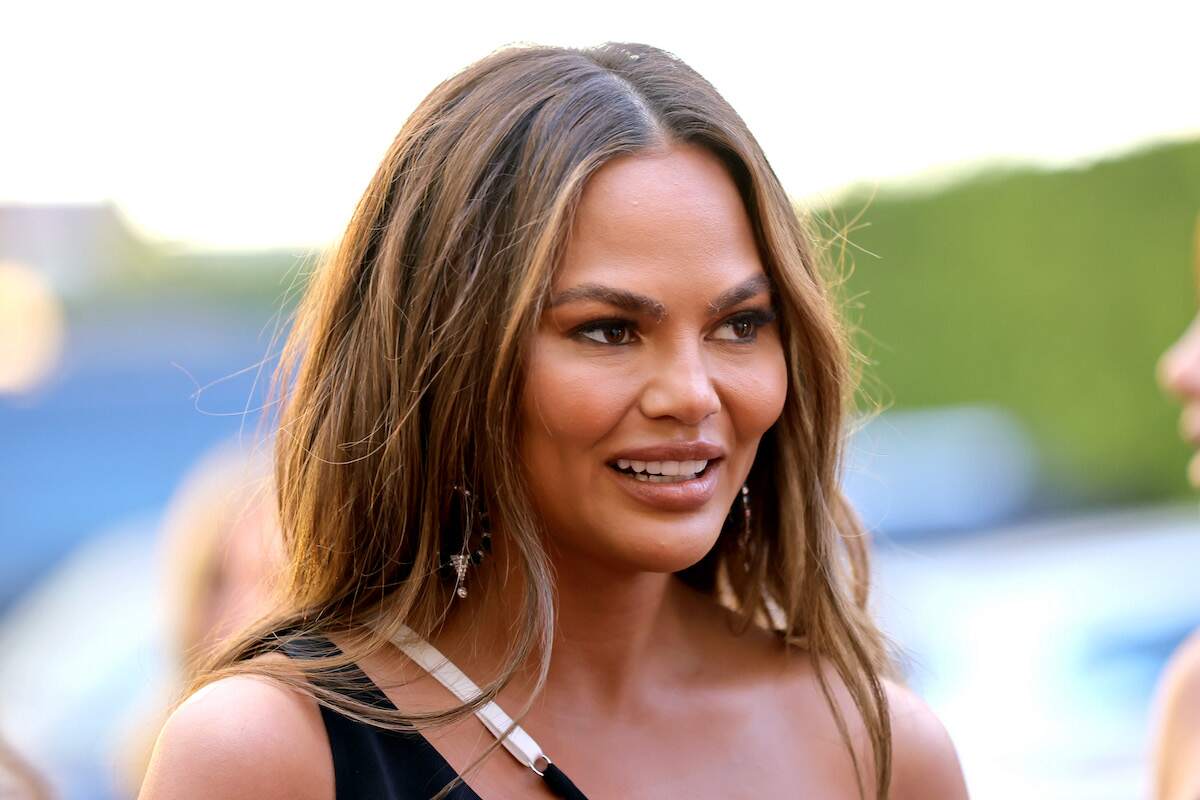 Chrissy Teigen fat shamed