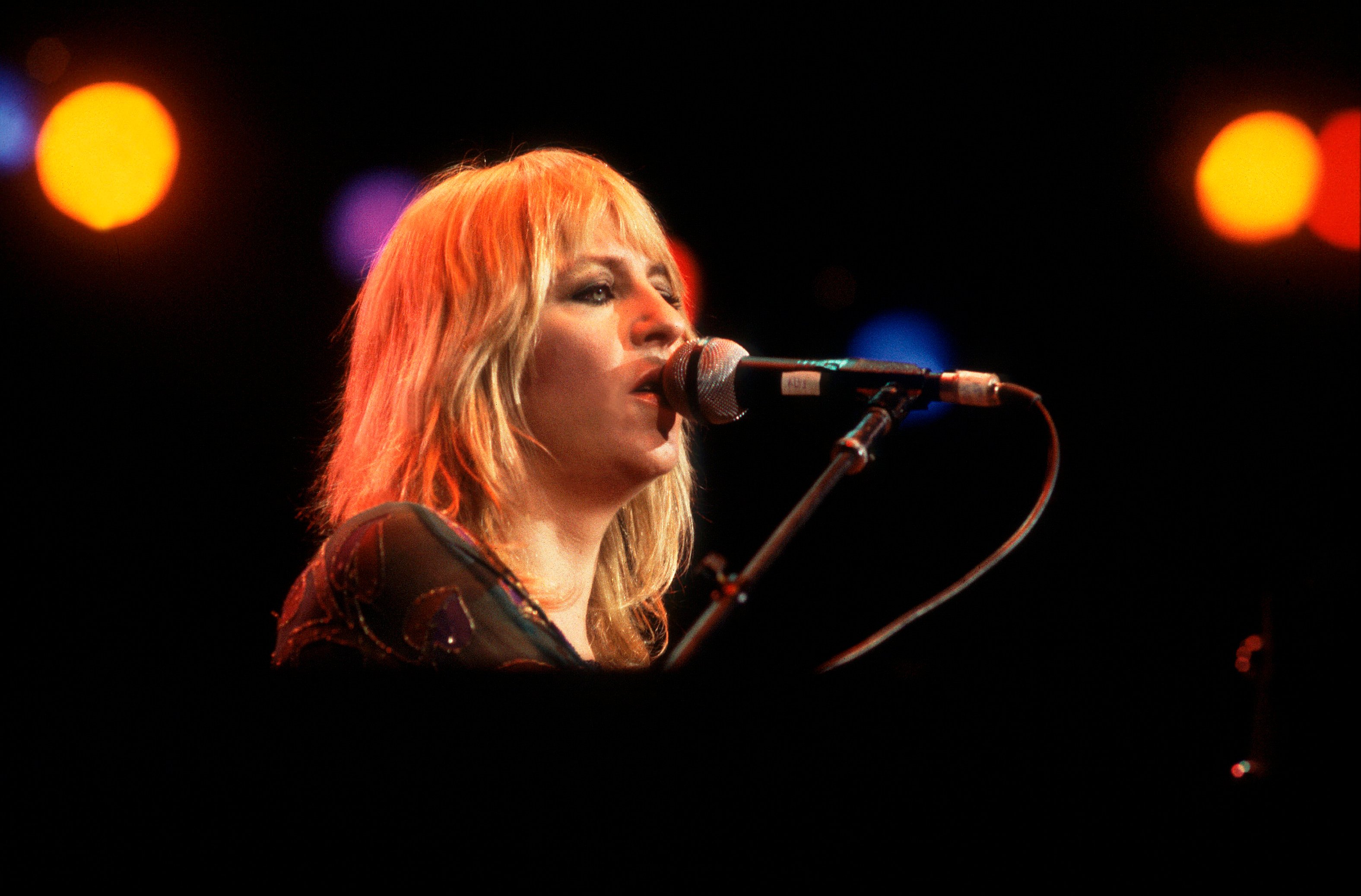 Christine McVie performs with Fleetwood Mac performs at the Alpine Valley Music Theater in Wisconsin