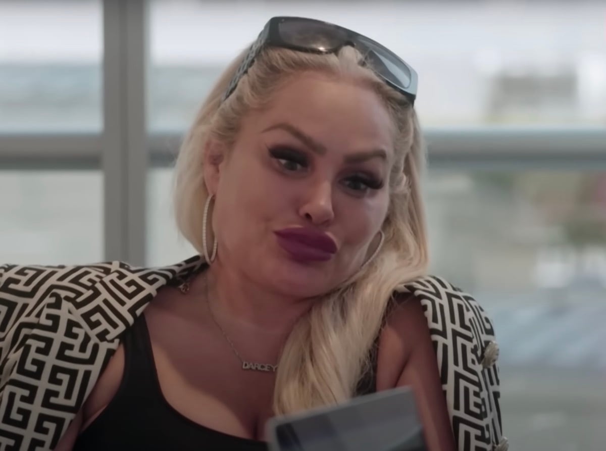 'Darcey & Stacey' Season 4 Darcey's Heavily Filtered Selfies Get