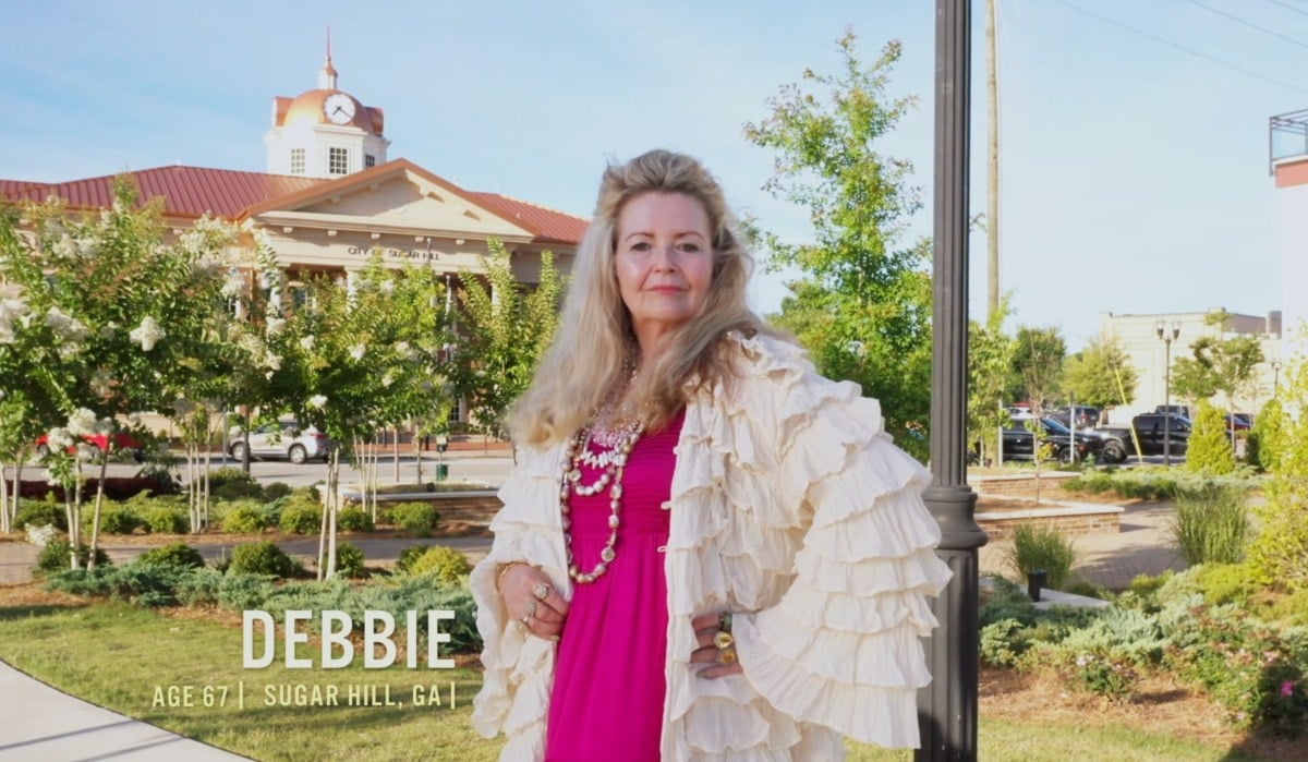 Debbie posing for the '90 Day Fiancé: The Other Way' Season 4 promo in Sugar Hills, Georgia on TLC.