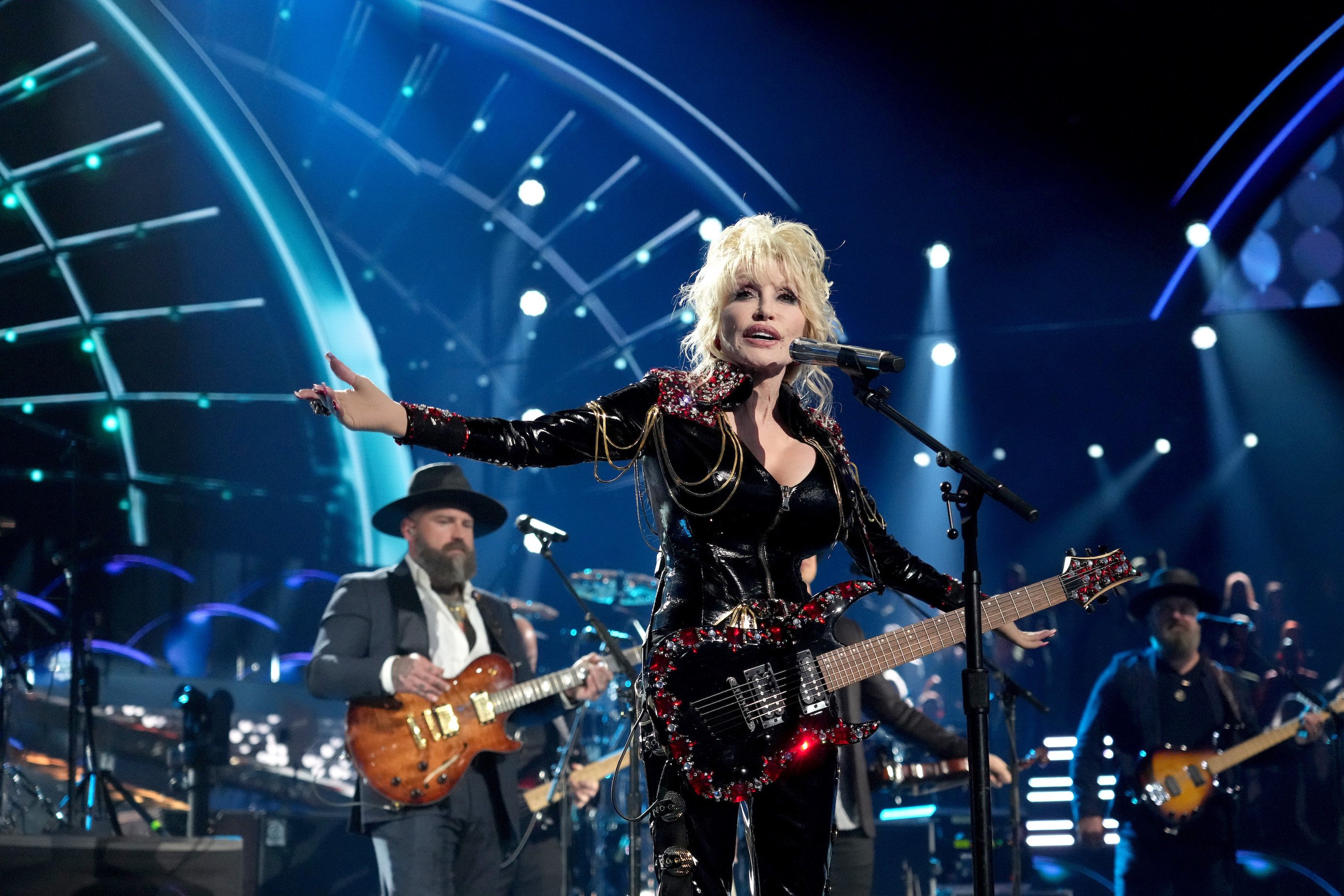 Inductee Dolly Parton performs onstage during attends the 37th Annual Rock & Roll Hall of Fame Induction Ceremony
