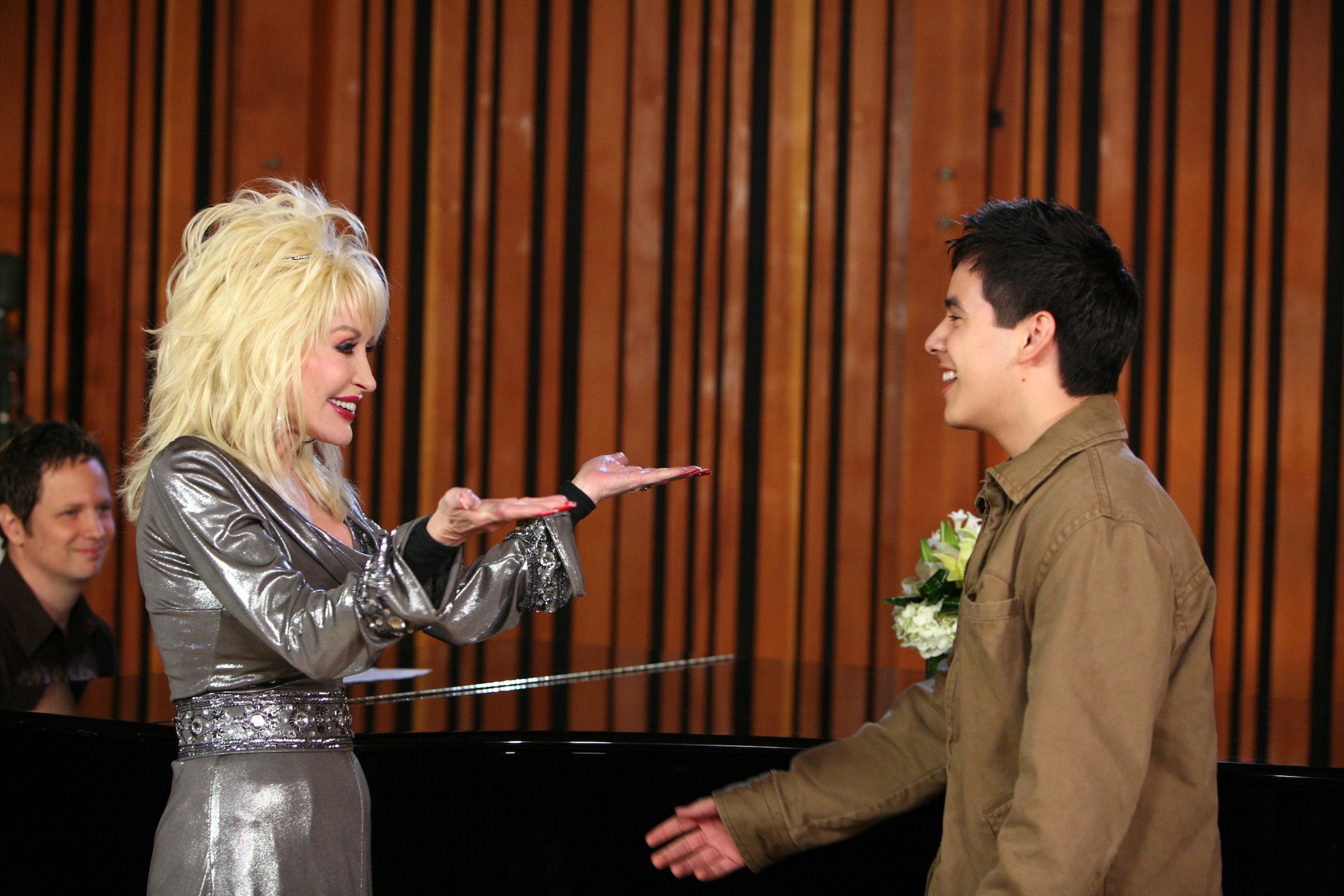 David Archuleta reheases with Dolly Parton for American Idol in 2008