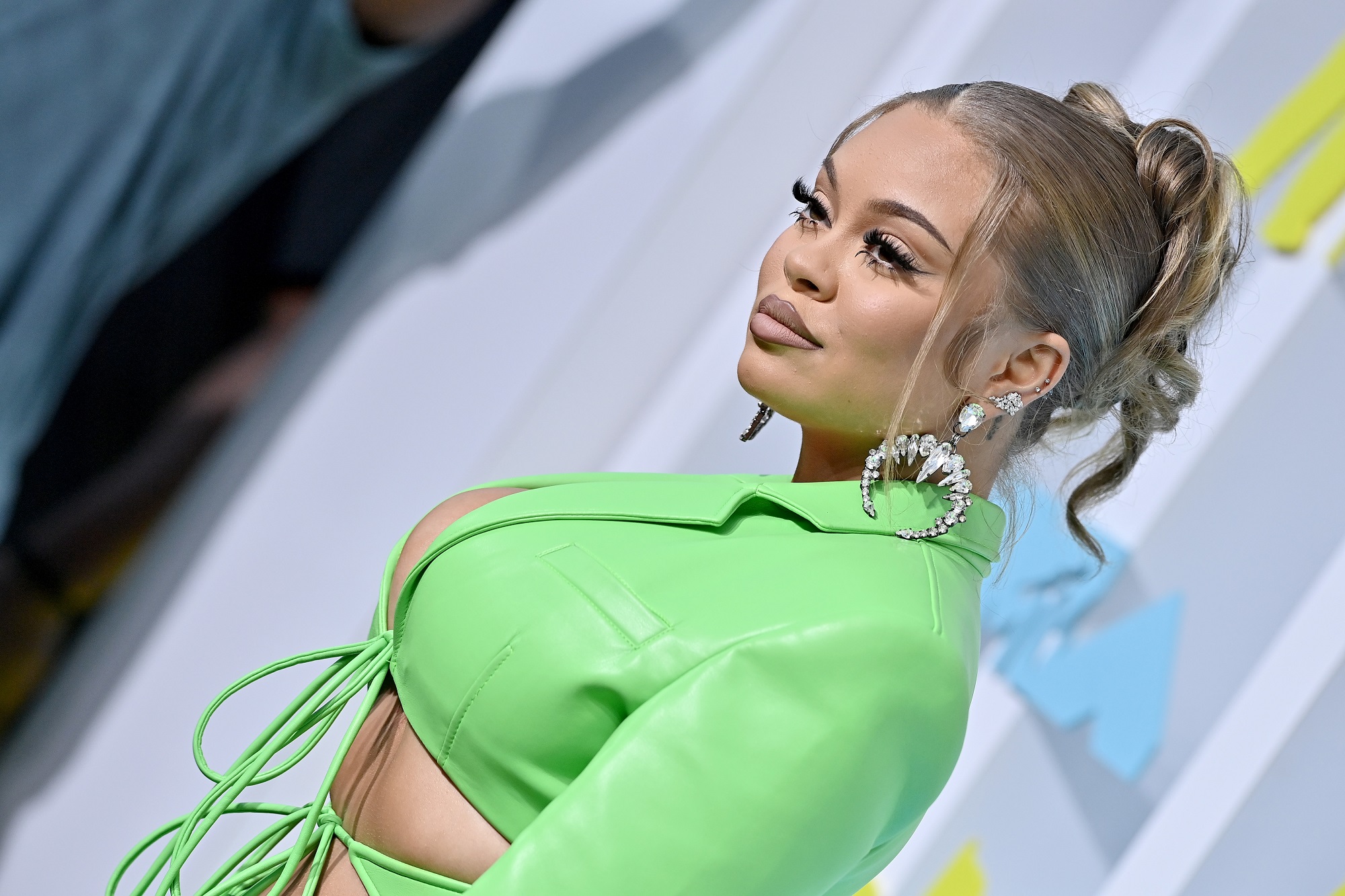 BEST NEW ARTIST GRAMMY 2023 INDICADOS visual data 3