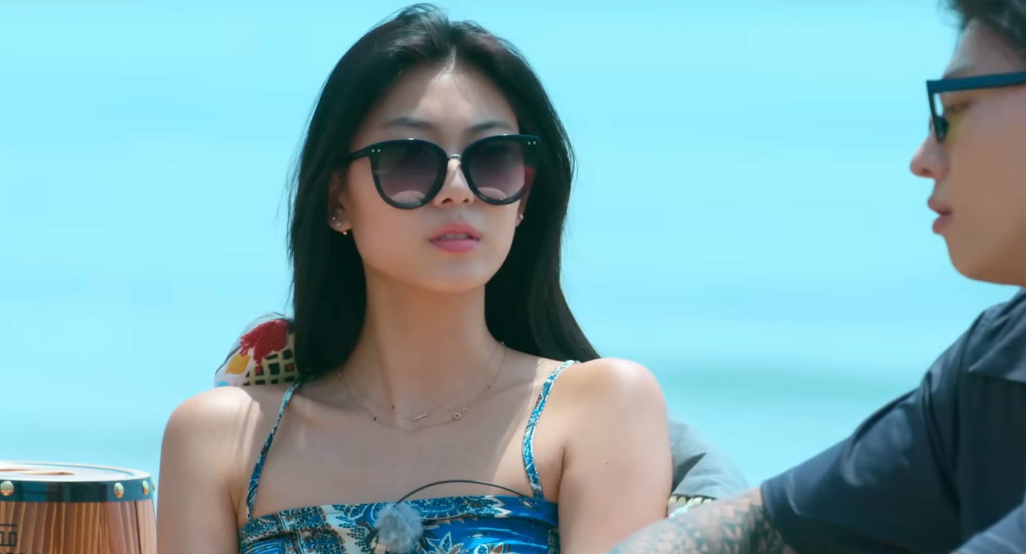 Nadine and Jin-young during beach date on 'Single's Inferno' Season 2.