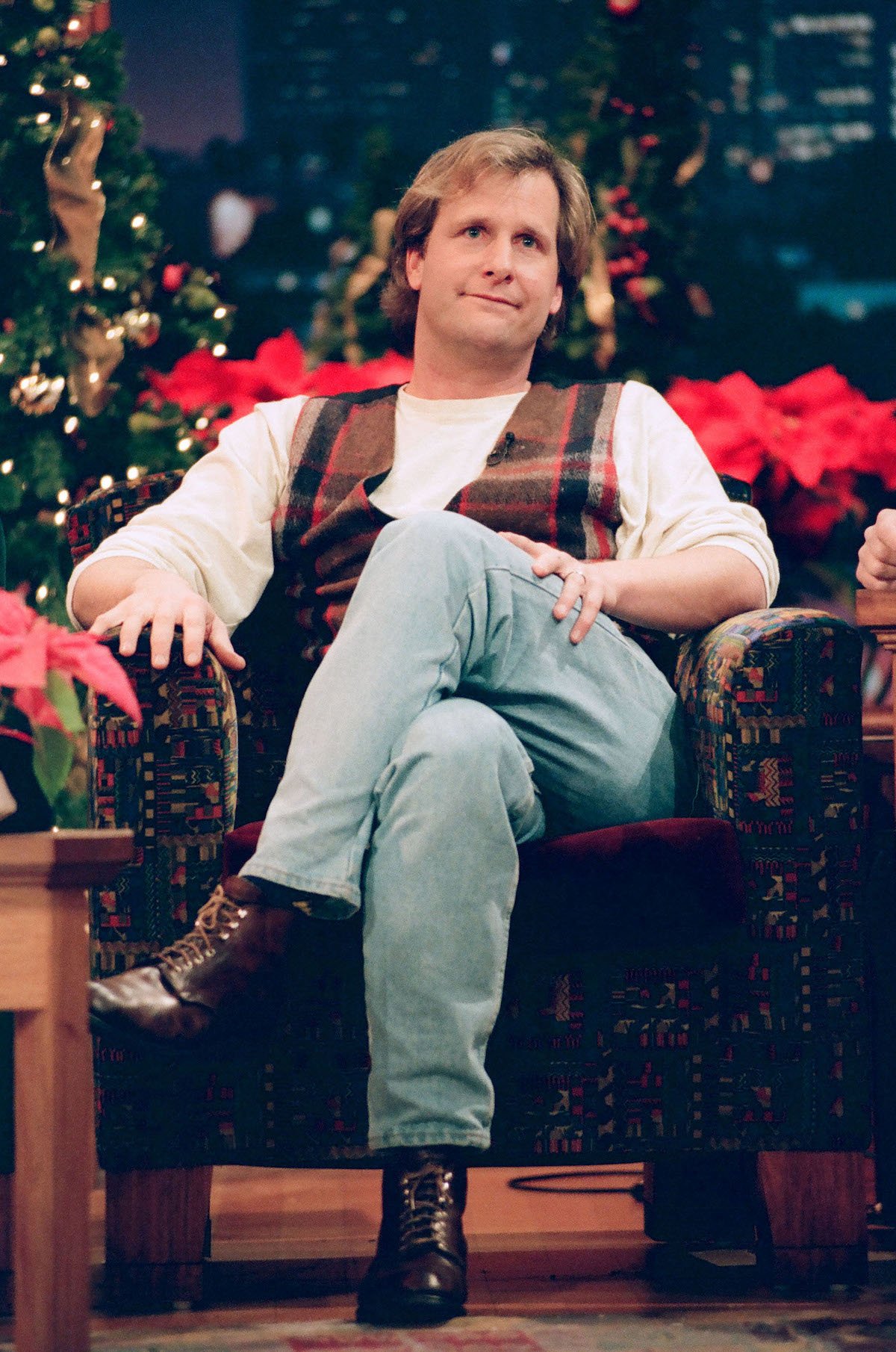 'Speed' star Jeff Daniels sits on 'The Tonight Show' chair