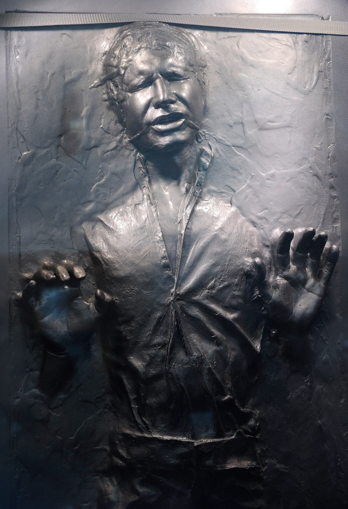 Star-Wars-Harrison-Ford-Han-Solo-frozen-carbonite.jpg