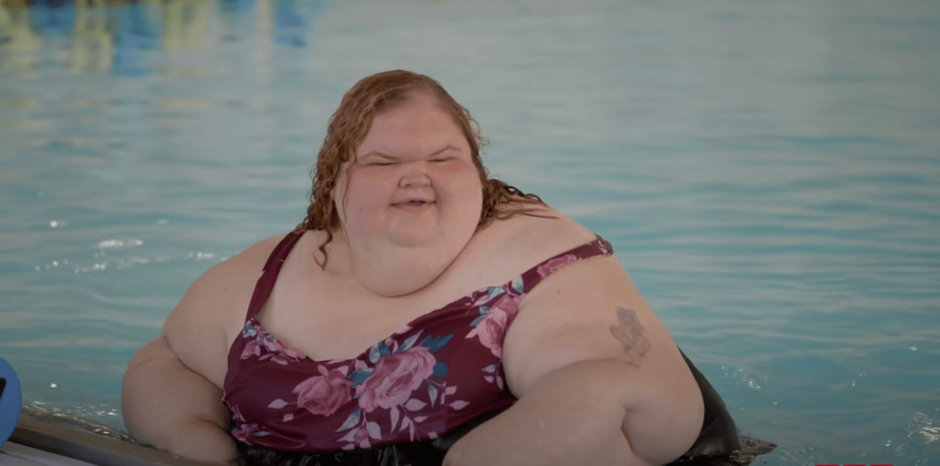 Tammy Slaton from '1000-Lb. Sisters' Season 4 swimming in an indoor pool