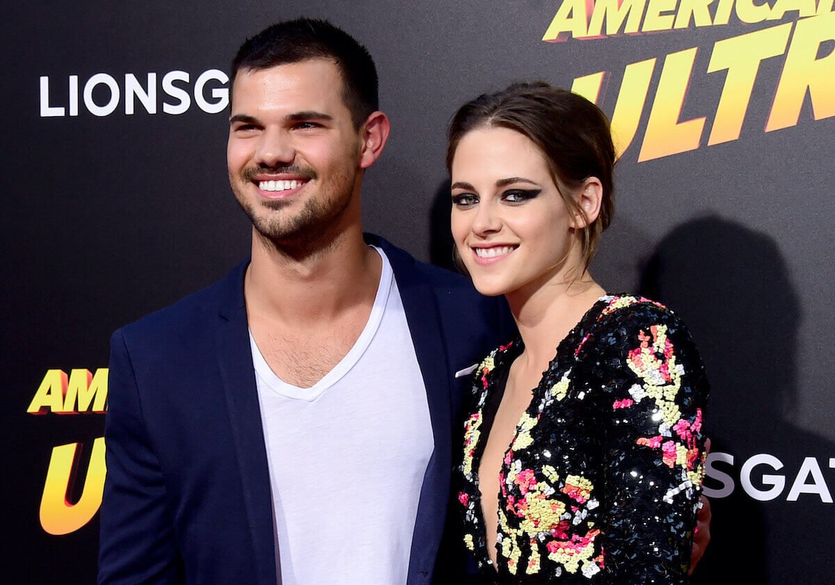 'Twilight' alums Taylor Lautner and Kristen Stewart smile on the red carpet