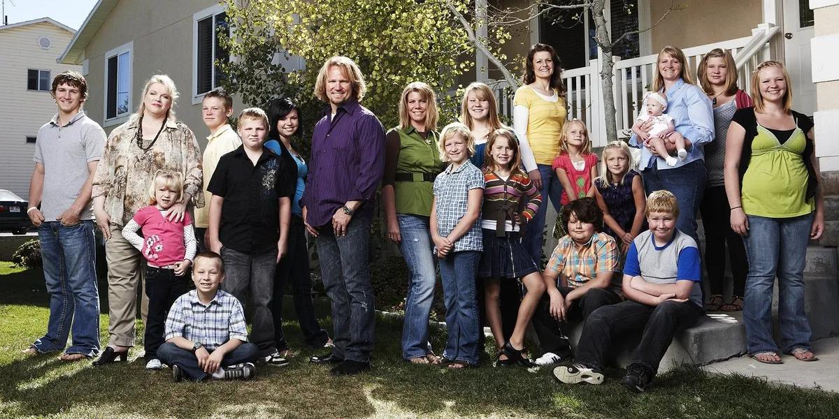 Kody Brown, Meri Brown, Christine Brown, Janelle Brown and Robyn Brown and their children for 'Sister Wives' on TLC.
