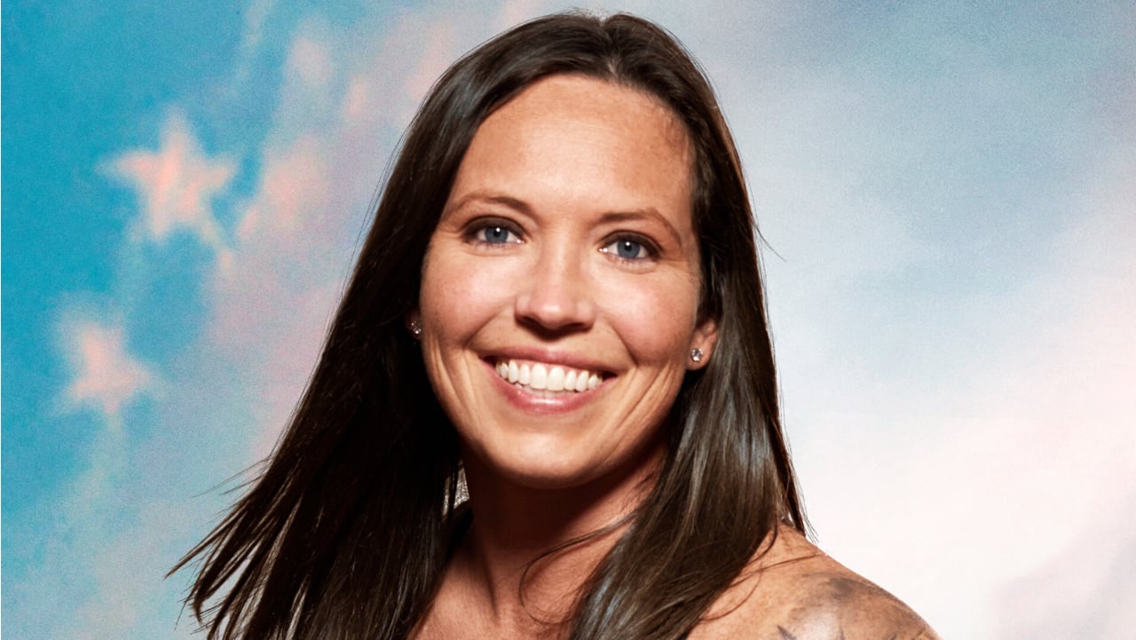 Sarah Lacina posing for 'The Challenge: USA' cast photo