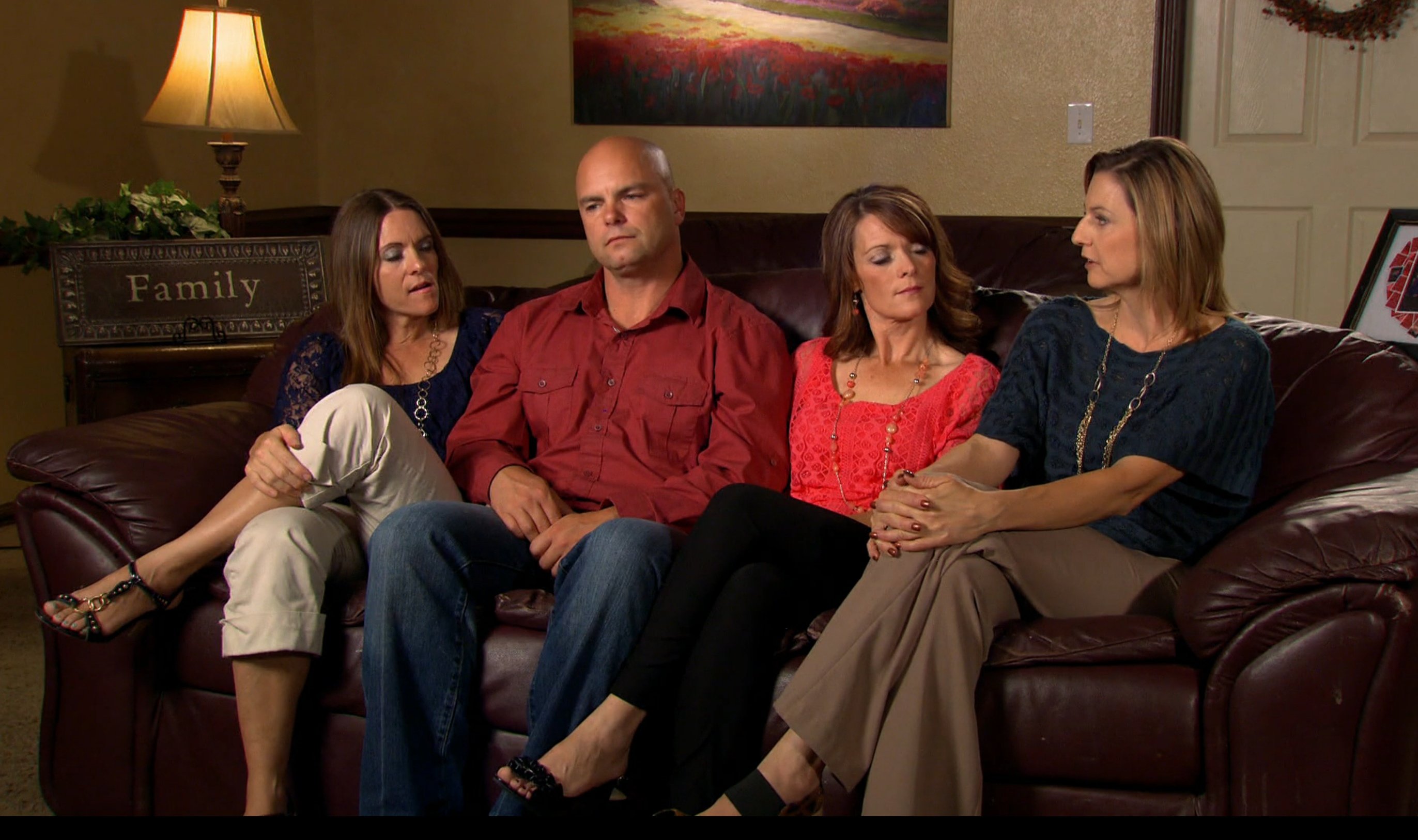 The Darger Family sitting on a couch on 'Sister Wives' Season 5 onTLC.