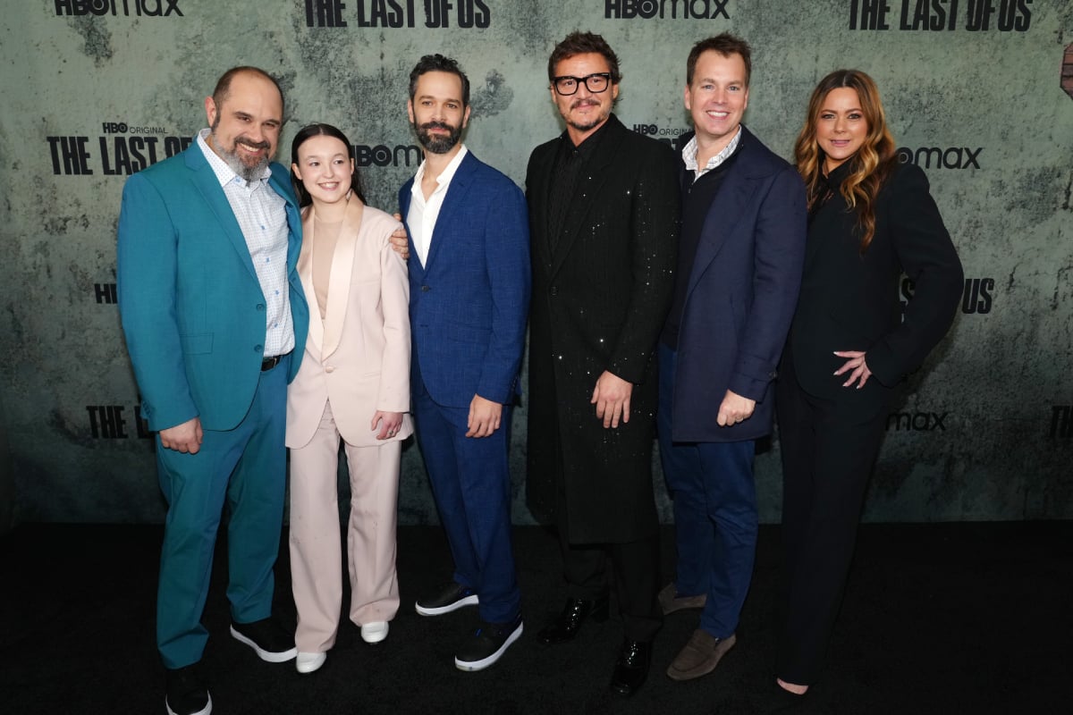 The Last of Us showrunners pose for a photo with Bella Ramsey,Pedro Pascal, Chairman/CEO of HBO & HBO Max Casey Bloys, and EVP, and Head of Drama, HBO Programming Francesca Orsi.
