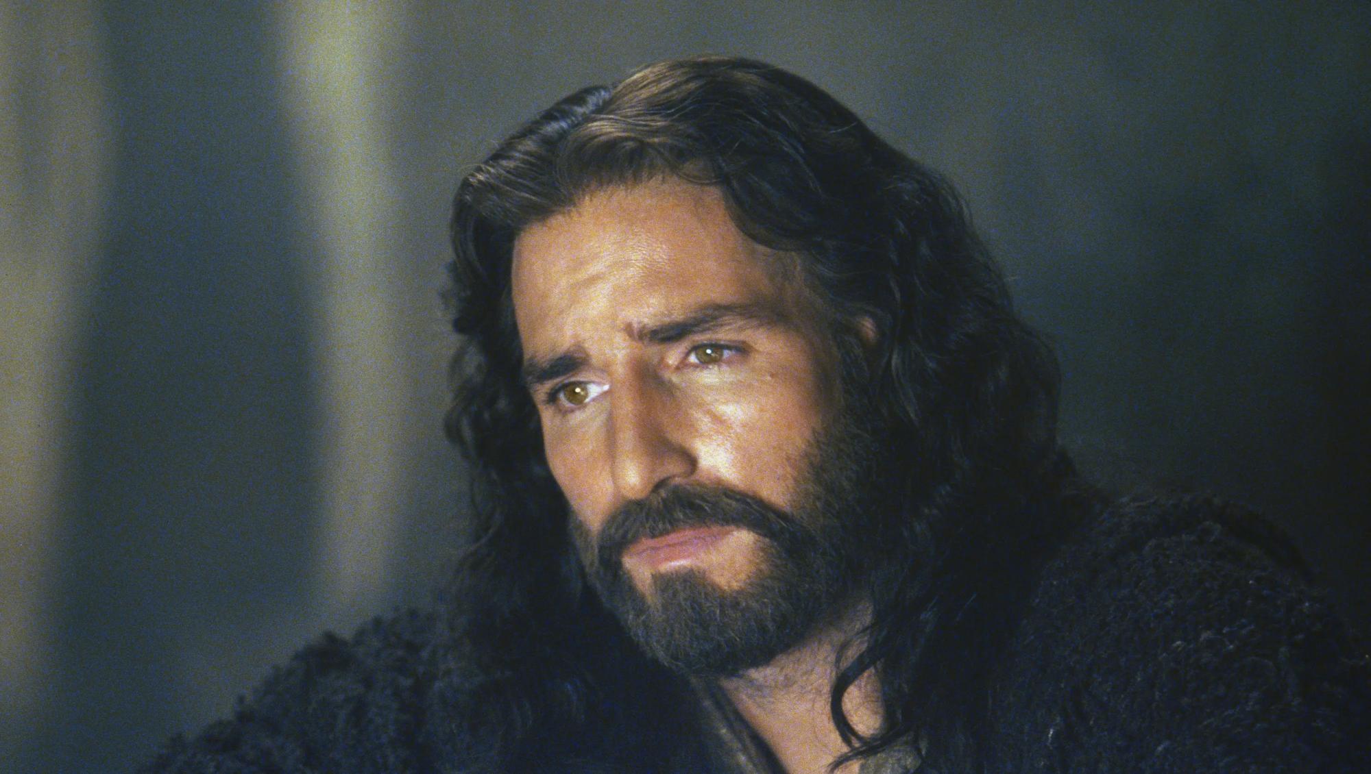 'The Passion of the Christ' Jim Caviezel as Jesus looking ahead with a sad expression