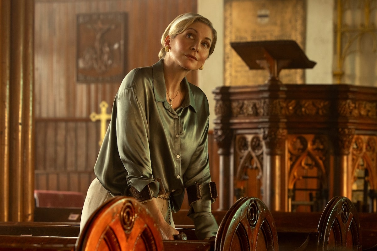 Elizabeth Mitchell as Limbrey, who gets a fake shroud in season 3 of 'Outer Banks'