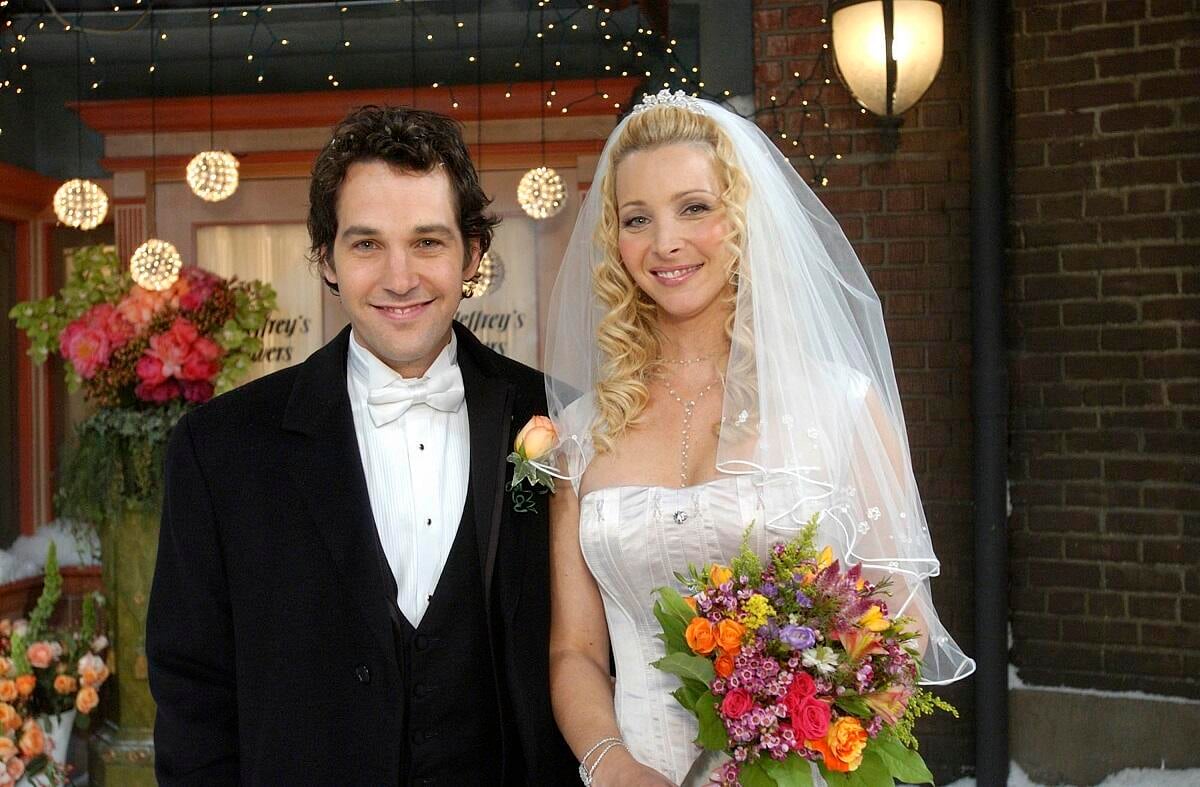 Paul Rudd as Mike Hannigan, Lisa Kudrow as Phoebe Buffay on their wedding day on 'Friends. Rudd appeared in the final season, and the series finale