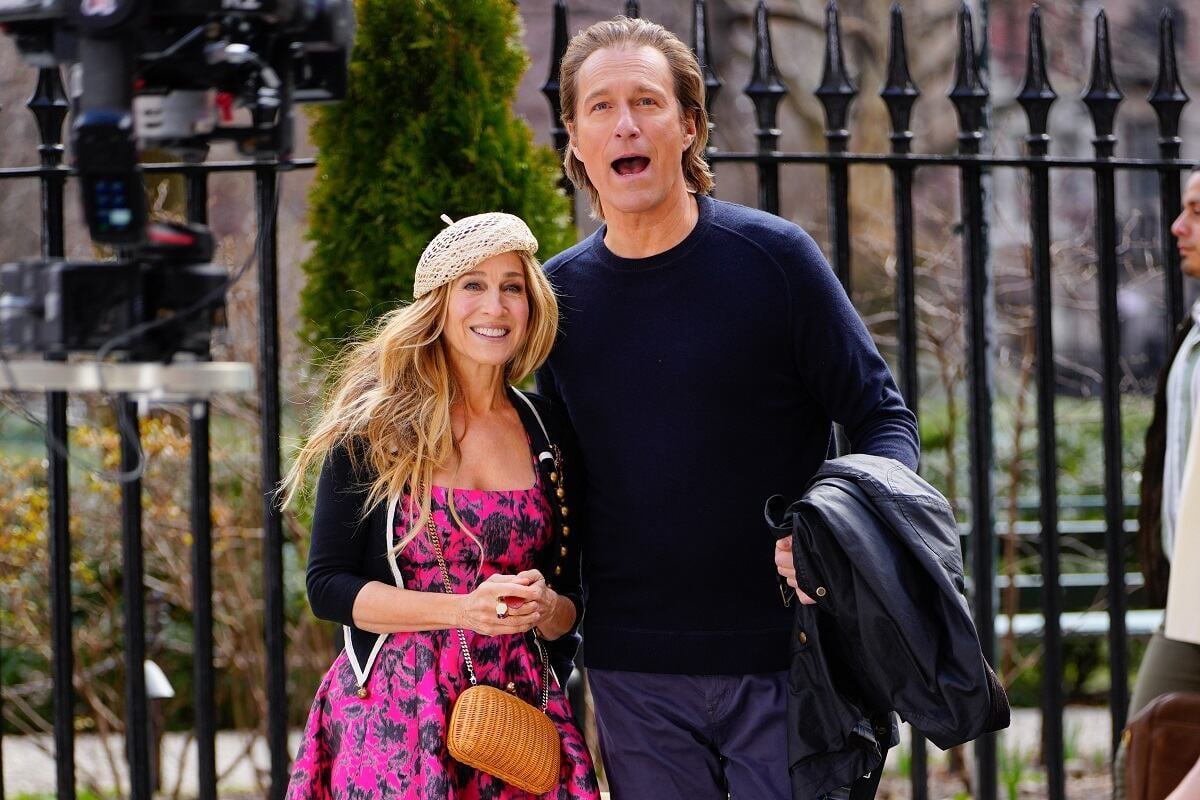Sarah Jessica Parker, dressed in pink, films with John Corbett in New YorK City for 'And Just Like That...' season 2