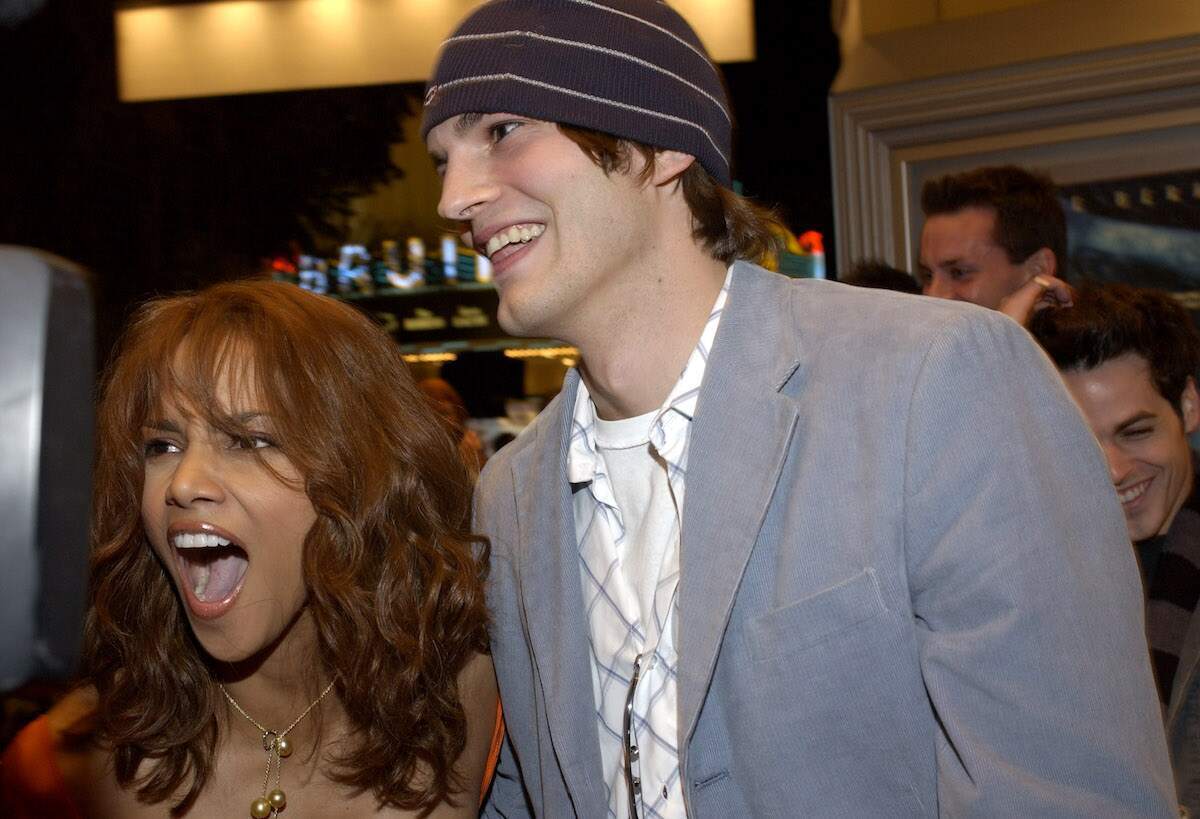 Ashton Kutcher "punks" Halle Berry in 2003