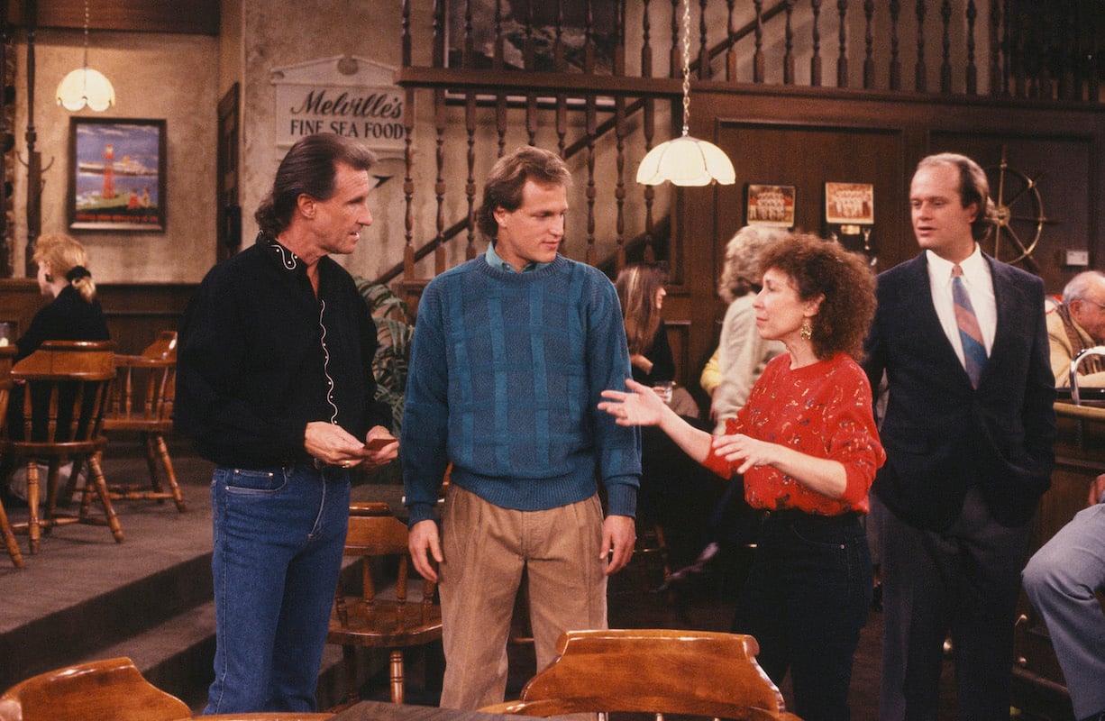 'Cheers' guest star Bill Medley (not a d***) speaks to Woody Harrelson, Rhea Perlman and Kelsey GRammer