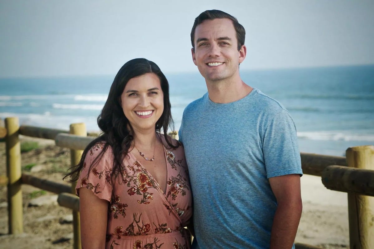 Elisa and Mike pose together for promo as cast members of 'Seeking Brother Husband' Season 1 on TLC.