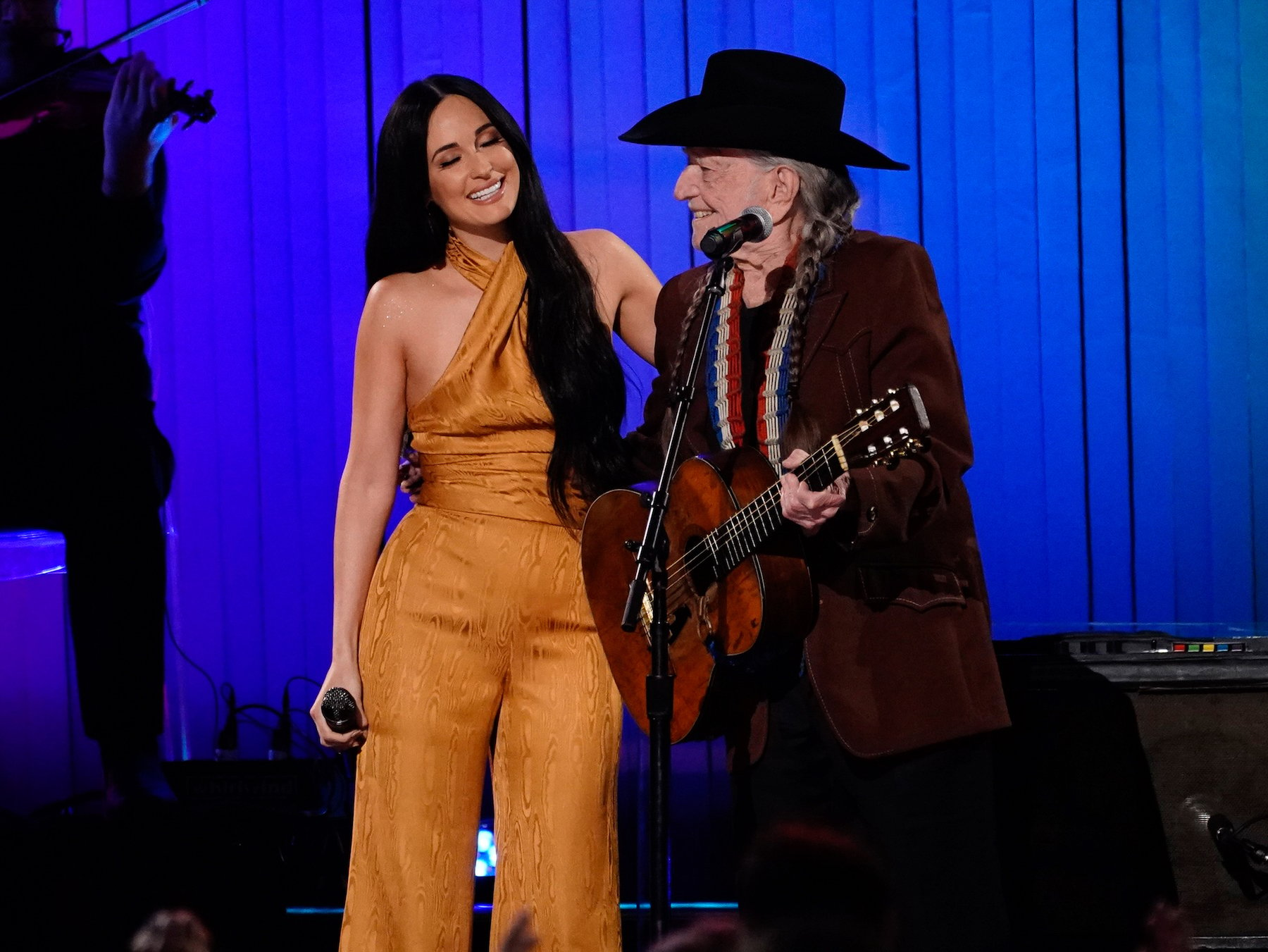 Kacey Musgraves and Willie Nelson perform onstage during the 53rd annual CMA Awards