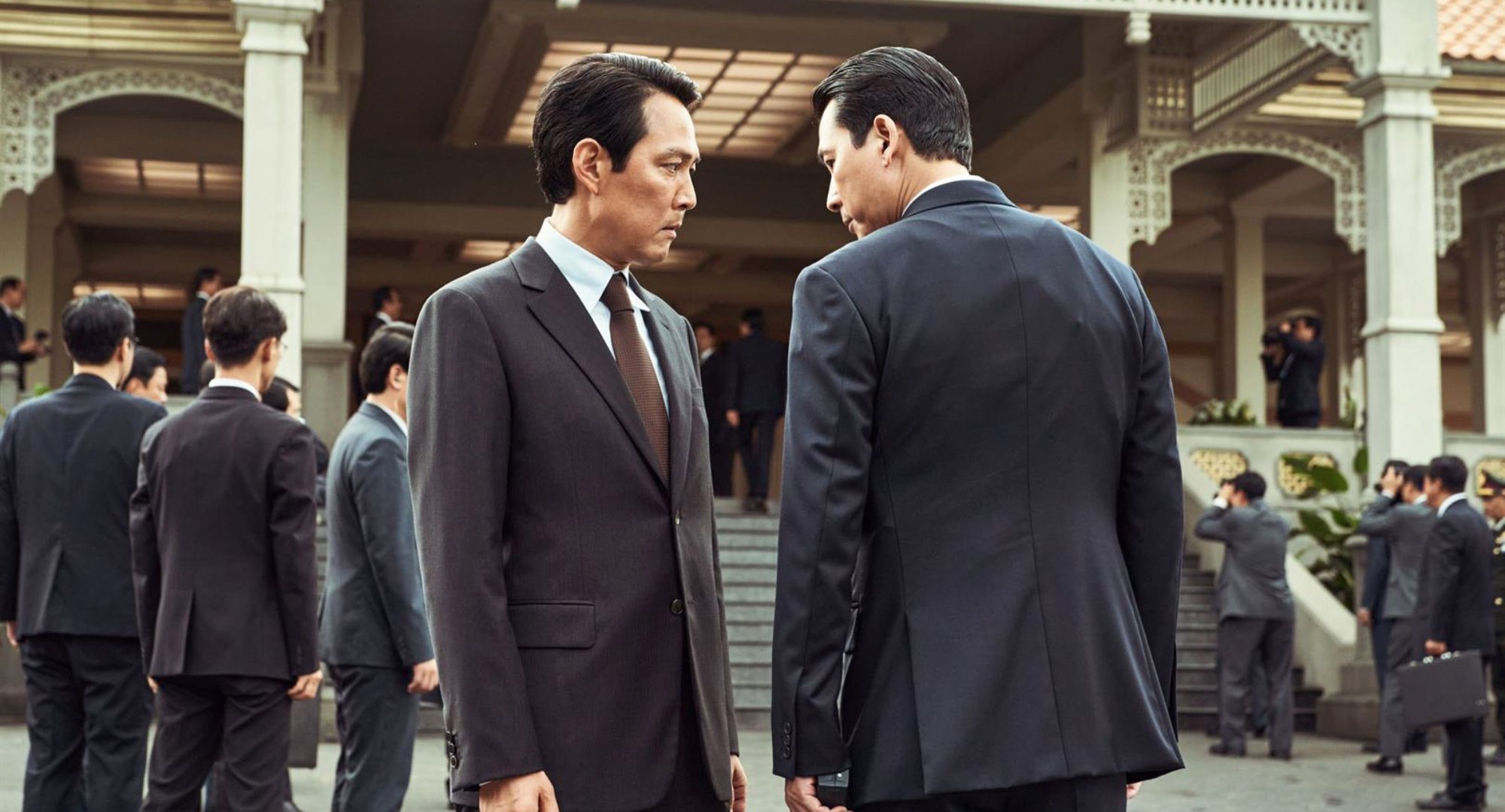 Lee Jung-jae and Jung Woo-sung as the leading characters in 'Hunt.'