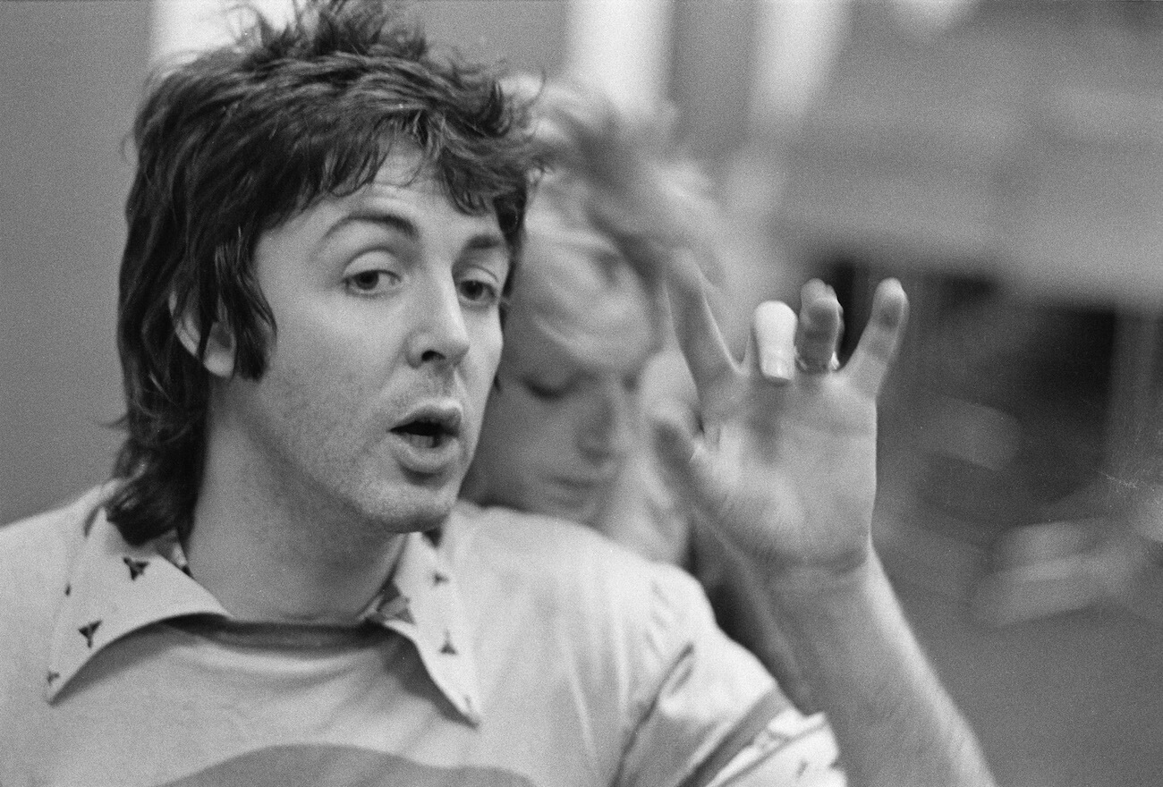 Paul McCartney and his wife Linda in the recording studio in 1973.