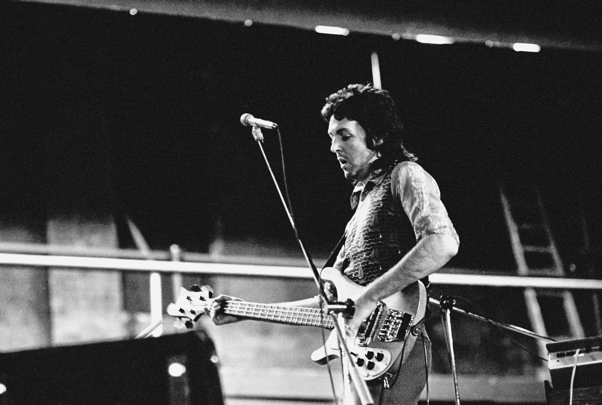 Paul McCartney rehearses with Wings in 1973