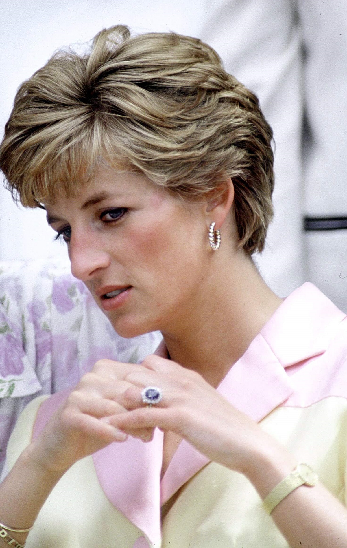 Princess Diana's engagement ring seen as she folds her hands (circa 1991) 