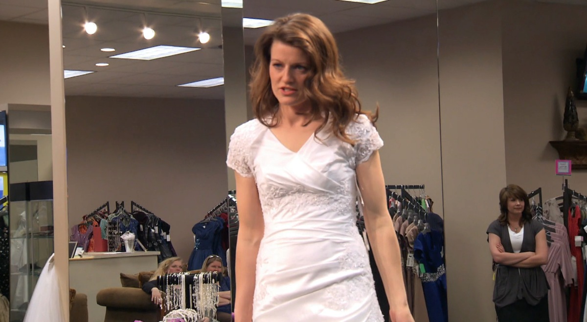 Robyn Brown trying on wedding dresses on 'Sister Wives' Season 1 on TLC.