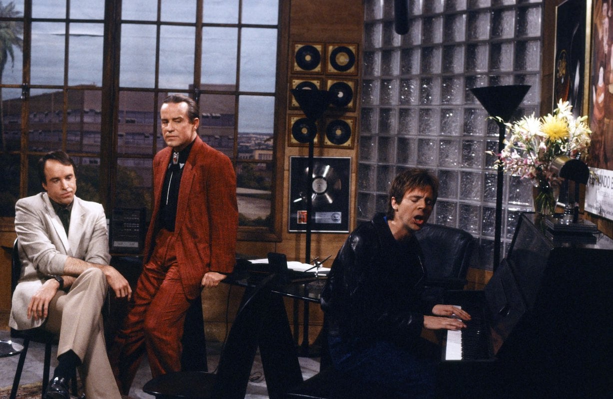 'Saturday Night Live': Dana Carvey sings 'choppin' broccoli' to Phil Hartman and Kevin Nealon