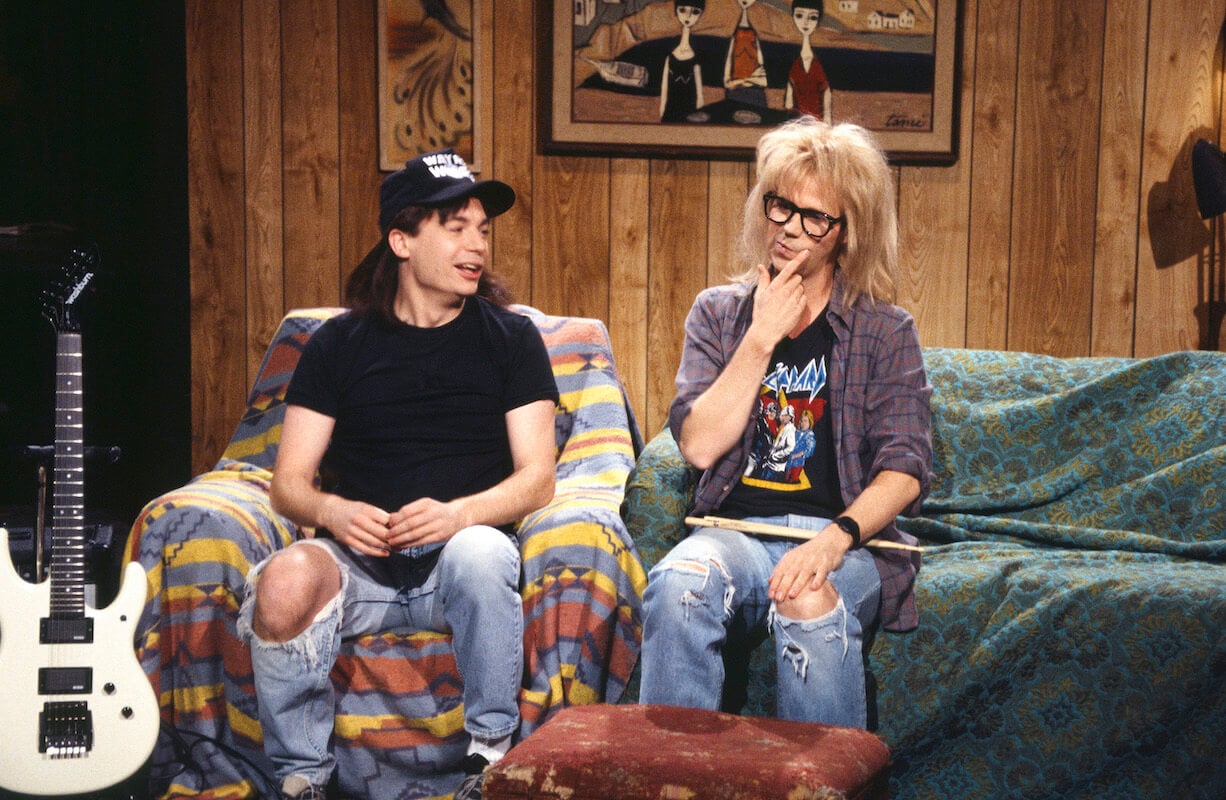 'Saturday Night Live': Mike Myers and Dana Carvey sit on the couch in 'Wayne's World' comedy sketch
