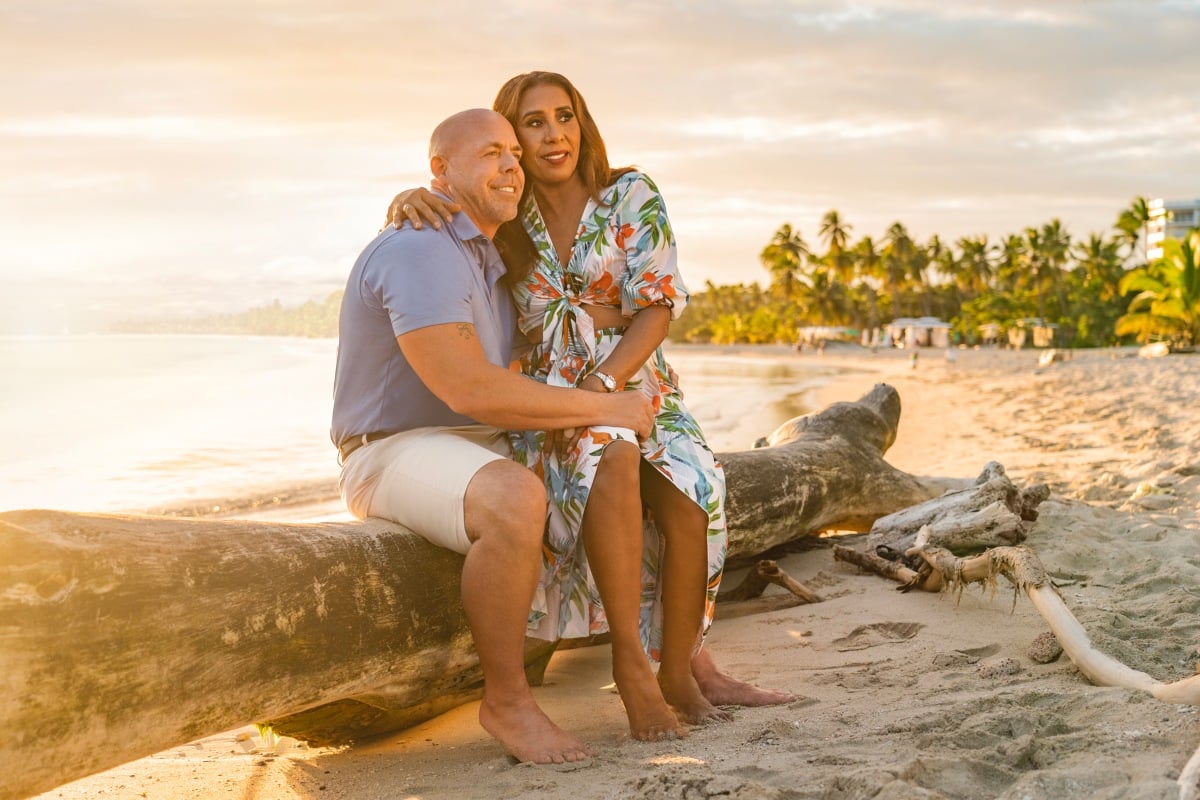 Scott and Lidia in front of the beach for '90 Day Fiancé: Love in Paradise' Season 3 promo on TLC.