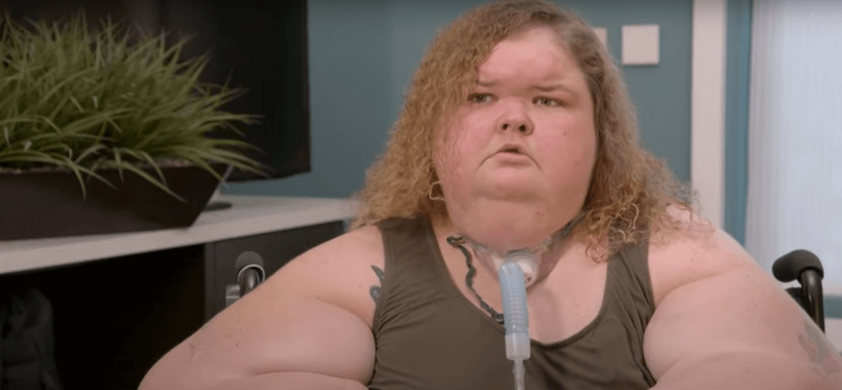 Tammy Slaton of '1000-lb SIsters' with a trach tube