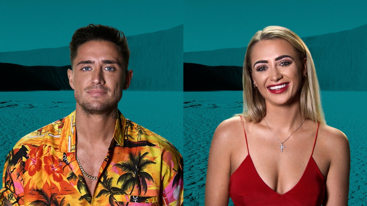 Stephen Bear and Georgia Harrison posing for 'The Challenge: War of the Worlds' cast photo