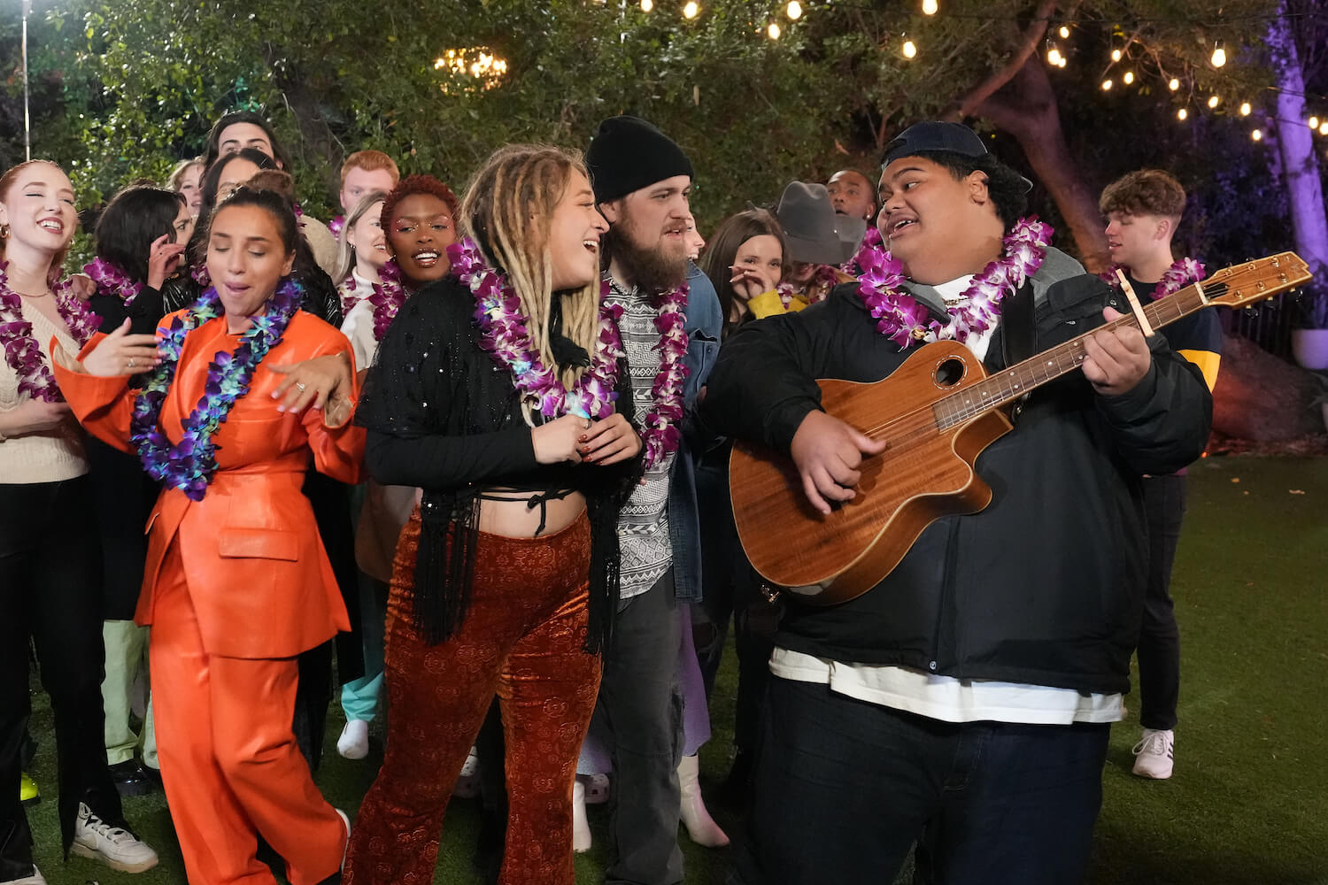 'American Idol' 2023 singers in the top 26 singing together wearing leis in Hawaii