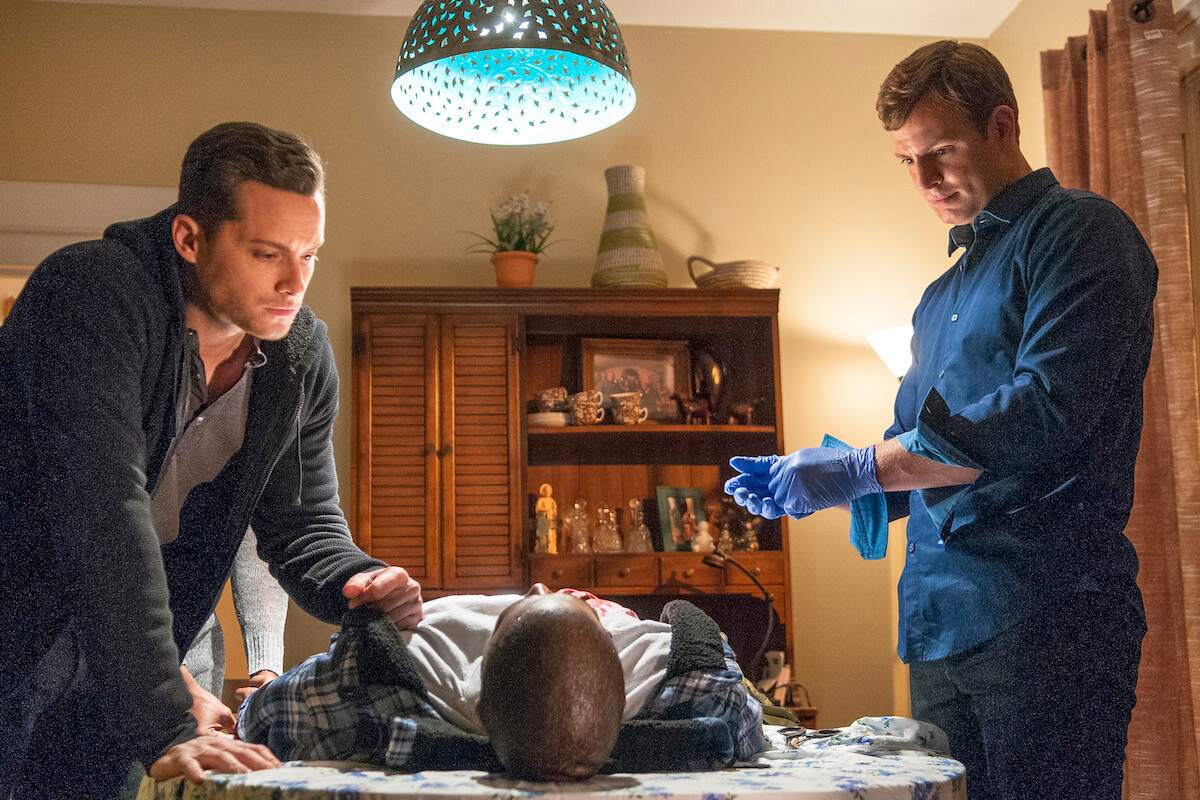 Chicago PD Jesse Lee Soffer Nick Gehlfuss saved woman car crash