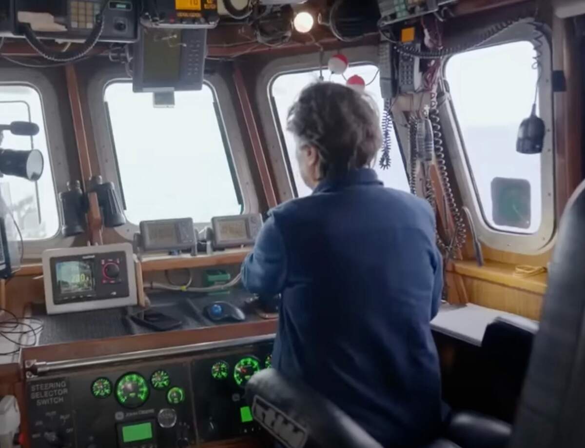 Linda Greenlaw steers her boat on Deadliest Catch