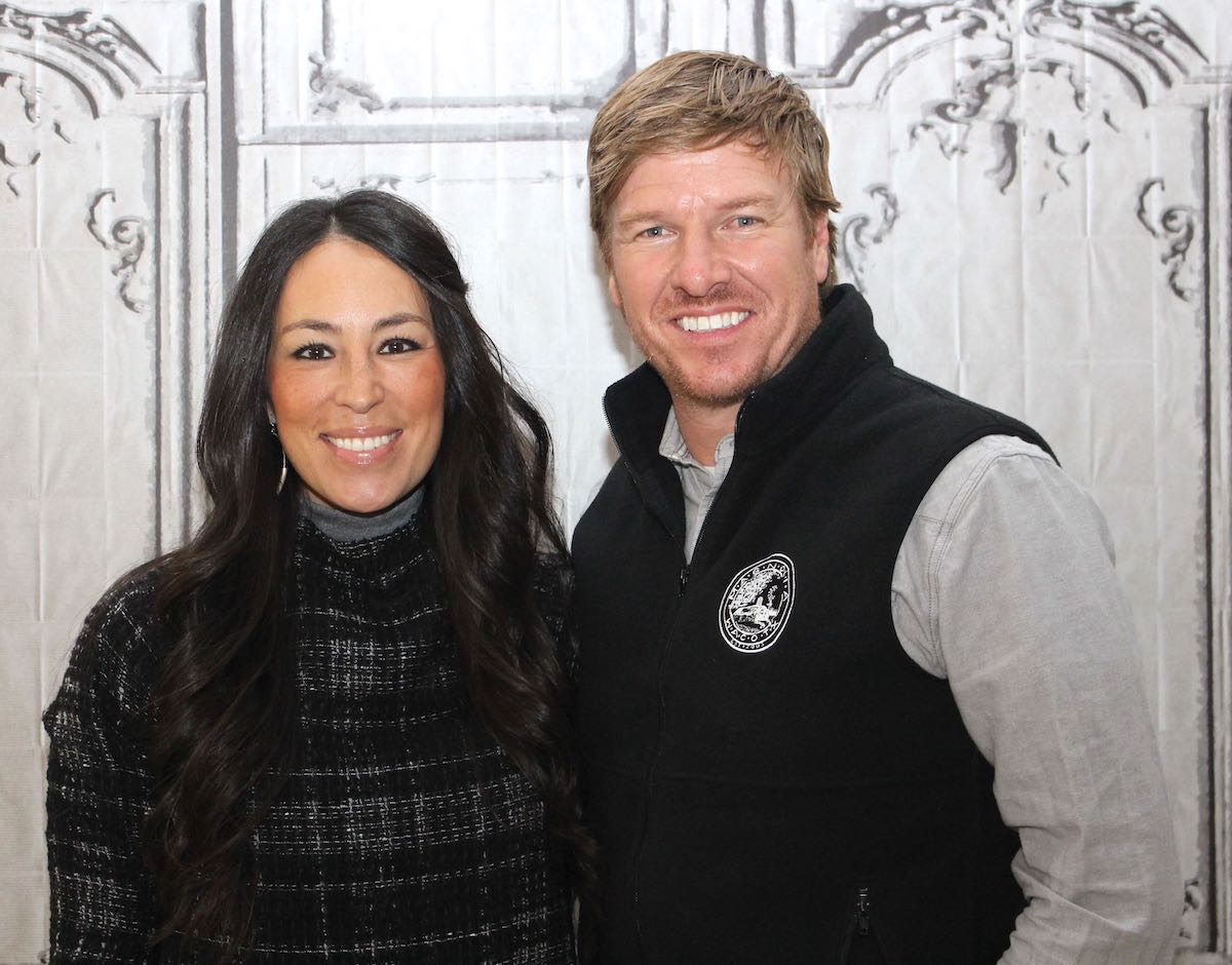 Smiling Joanna Gaines and Chip Gaines from HGTV's 'Fixer Upper'