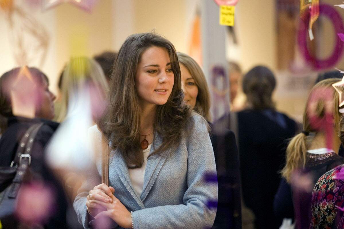 Kate Middleton shops with her mom in 2005