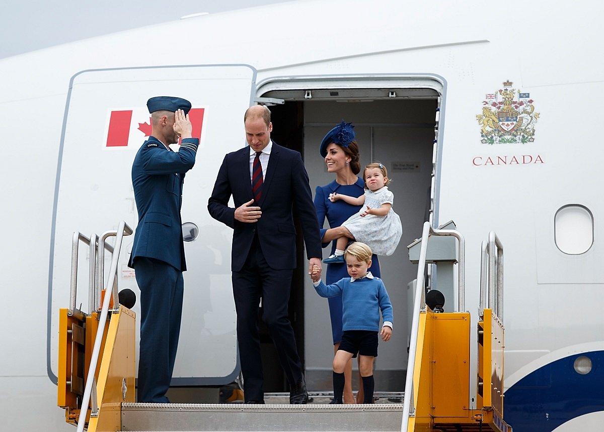 Prince William, Kate Middleton, Prince George, and Princess Charlotte arriving at 443 Maritime Helicopter Squadron Victoria, Canada