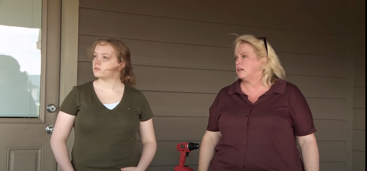 Savanah and Janelle Brown stand on the patio of their rental property shortly before moving during season 17 of 'Sister Wives'