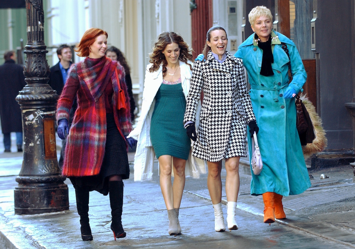 Cynthia Nixon, Sarah Jessica Parker, Kristin Davis and Kim Cattrall (l. to r.) walk along Greene St. 'Sex and the City.'