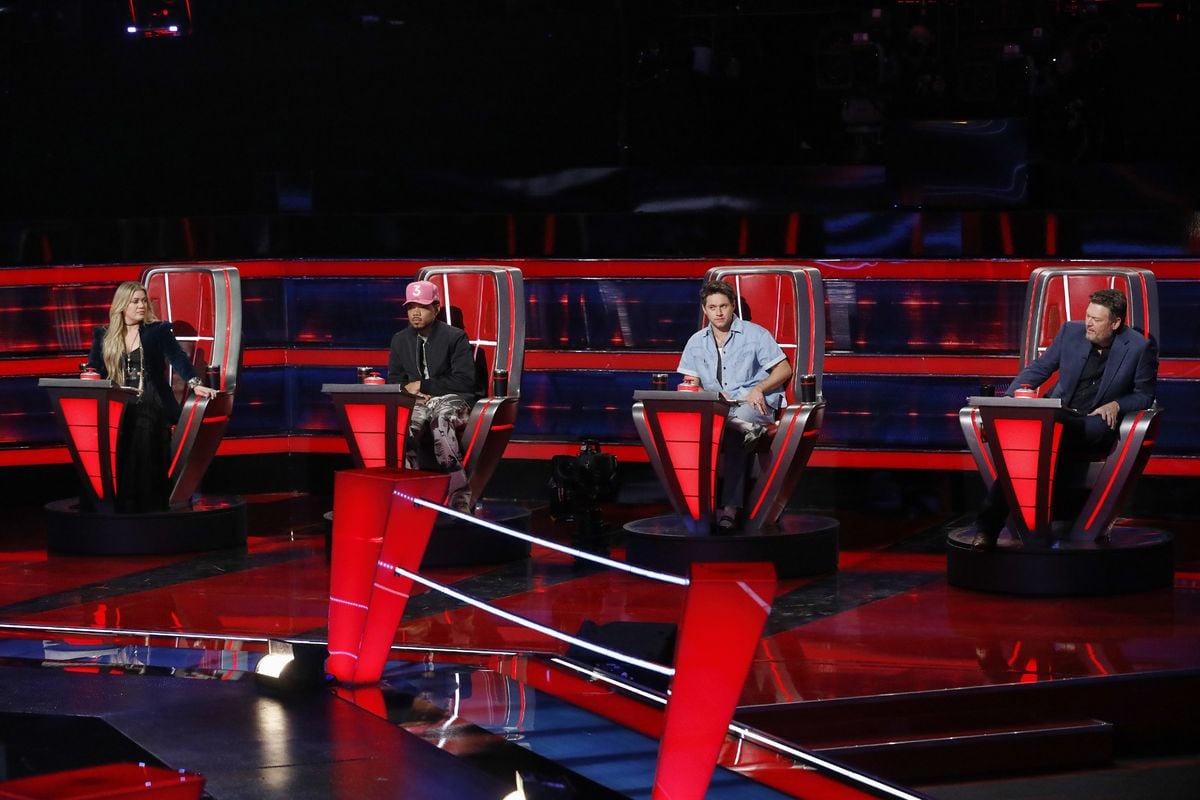 Kelly Clarkson, Chance The Rapper, Niall Horan, and Blake Shelton appear on "The Voice"