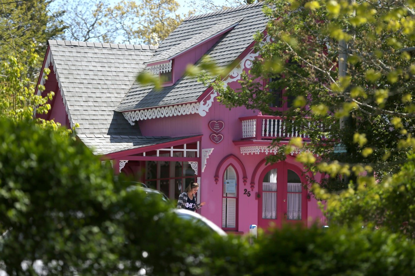 Pink gingerbread cottage in Oak Bluffs