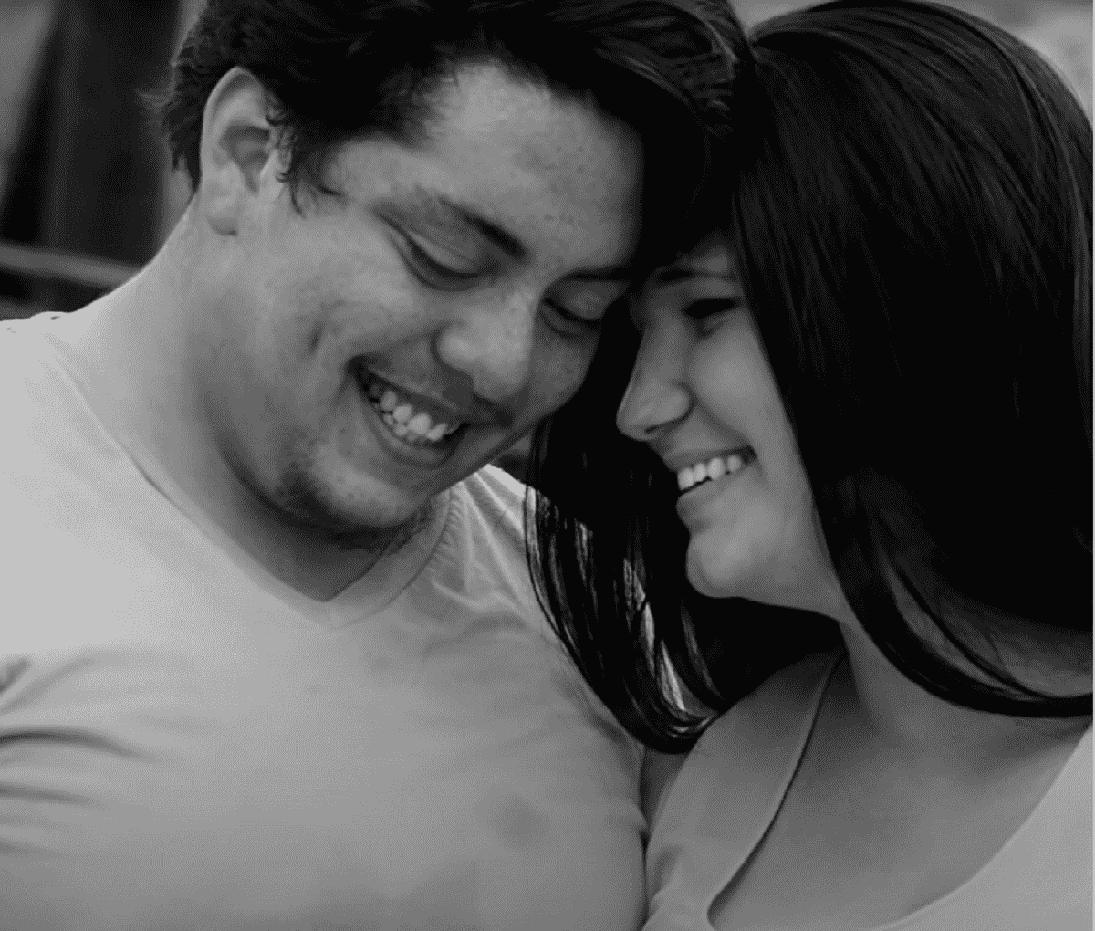 Tony and Mykelti Padron pose together for engagement photos. The photos were featured on 'Sister Wives'