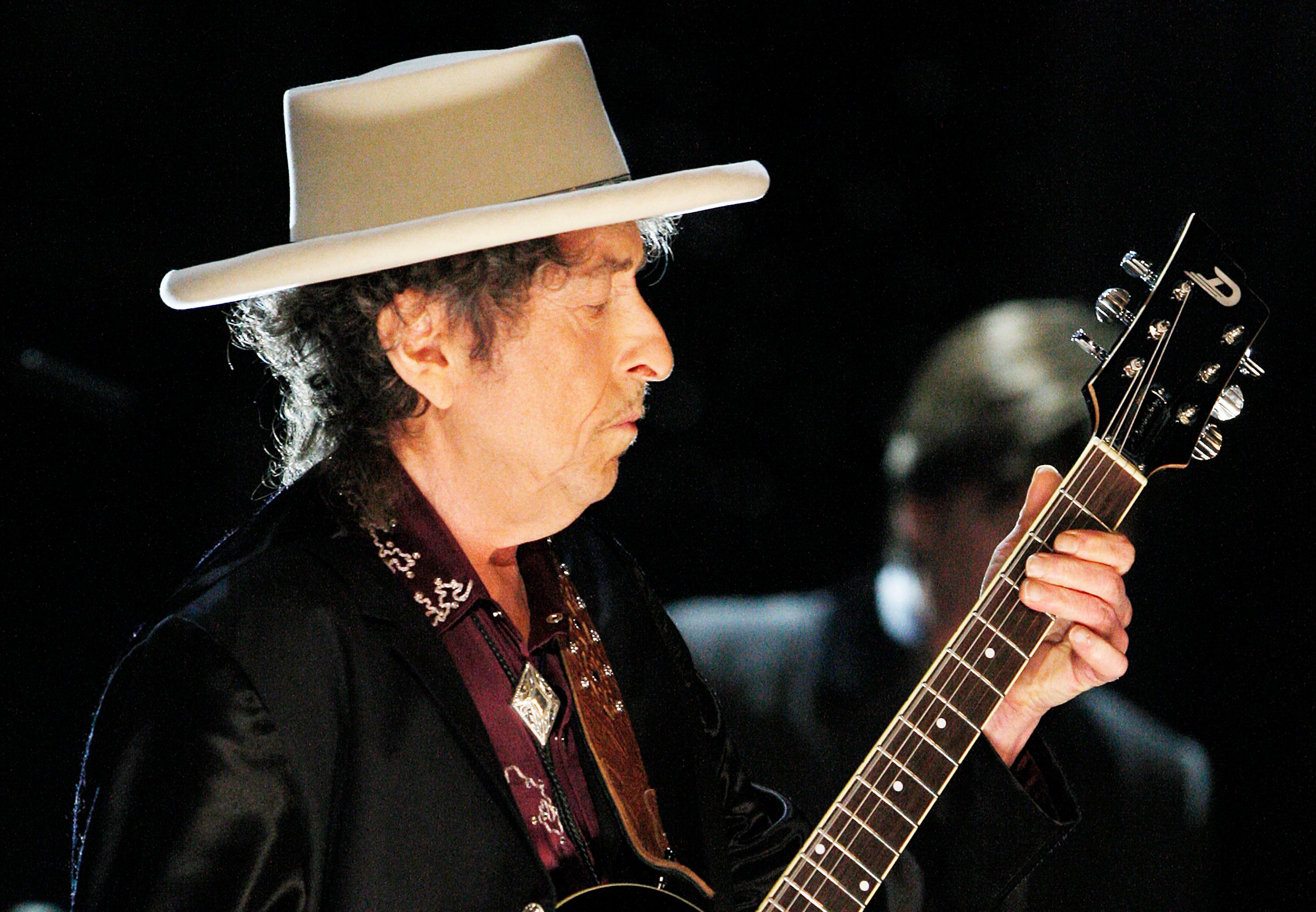 Bob Dylan performs at the 37th AFI Life Achievement Awards in 2009 in Culver City, California