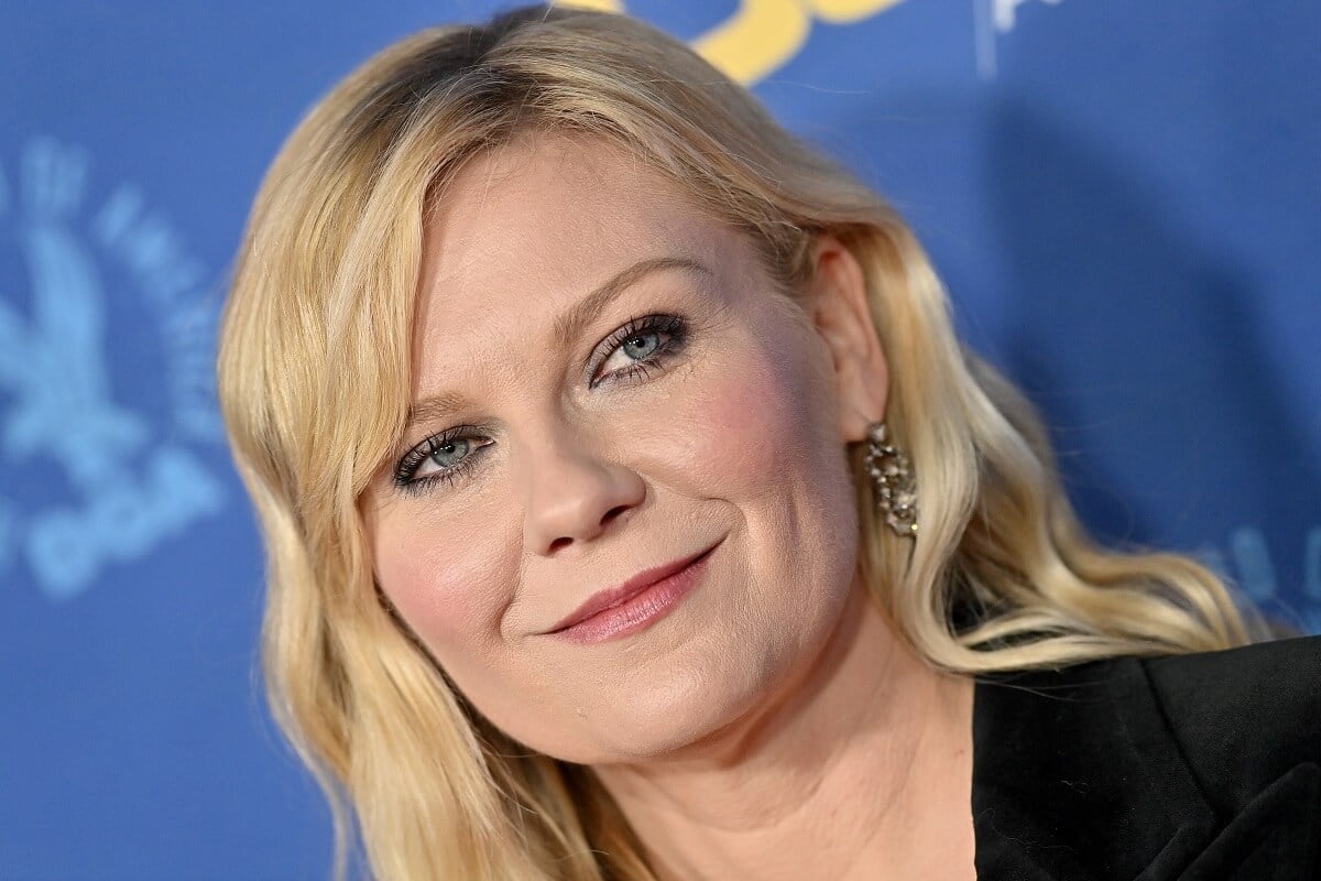 Kirsten Dunst taking a picture at the Annual Directors Guild of America Awards.