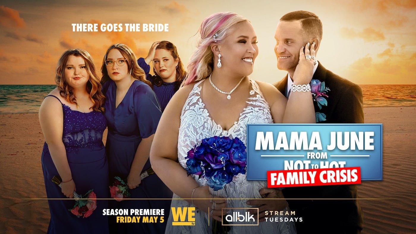 Mama June: Family Crisis, June wears a wedding dress and stands next to Justin. Daughters in the background looking annoyed