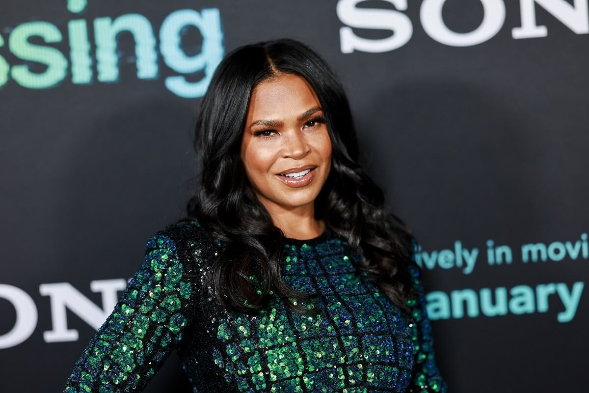 Nia Long posing at the premiere of 'Missing'.