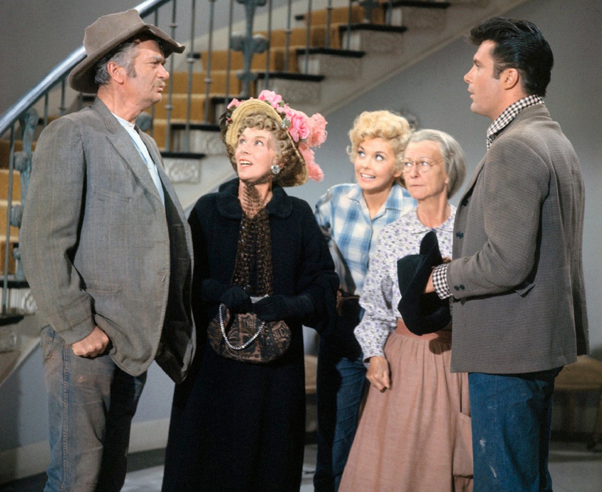 Buddy Ebsen, Bea Bernaderet, Donna Douglas, Irene Ryan and Max Baer aooear together in a scene from 'The Beverly Hillbillies'